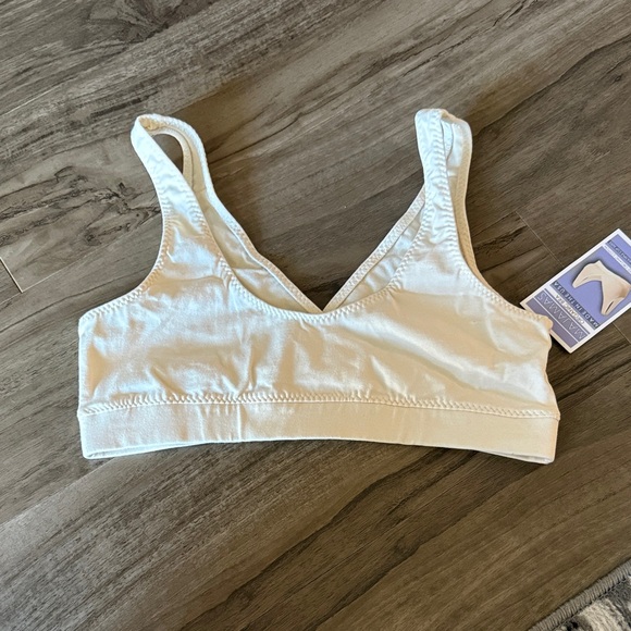 Cream Wireless Bra - Picture 4 of 5